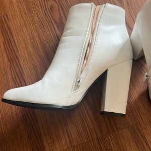 White shoes size 6.5